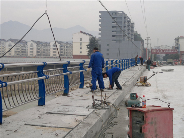 文昌不锈钢复合管护栏常见问题及解决方案