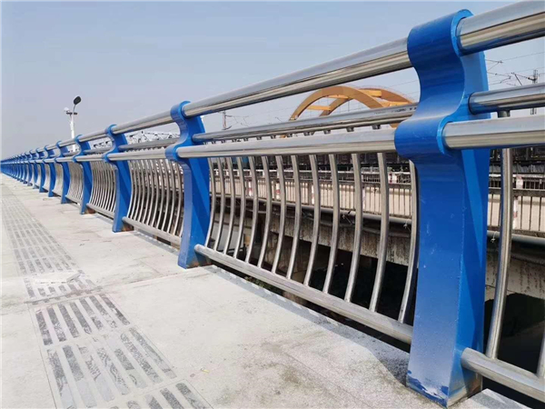 文昌304不锈钢复合管护栏的生产工艺揭秘